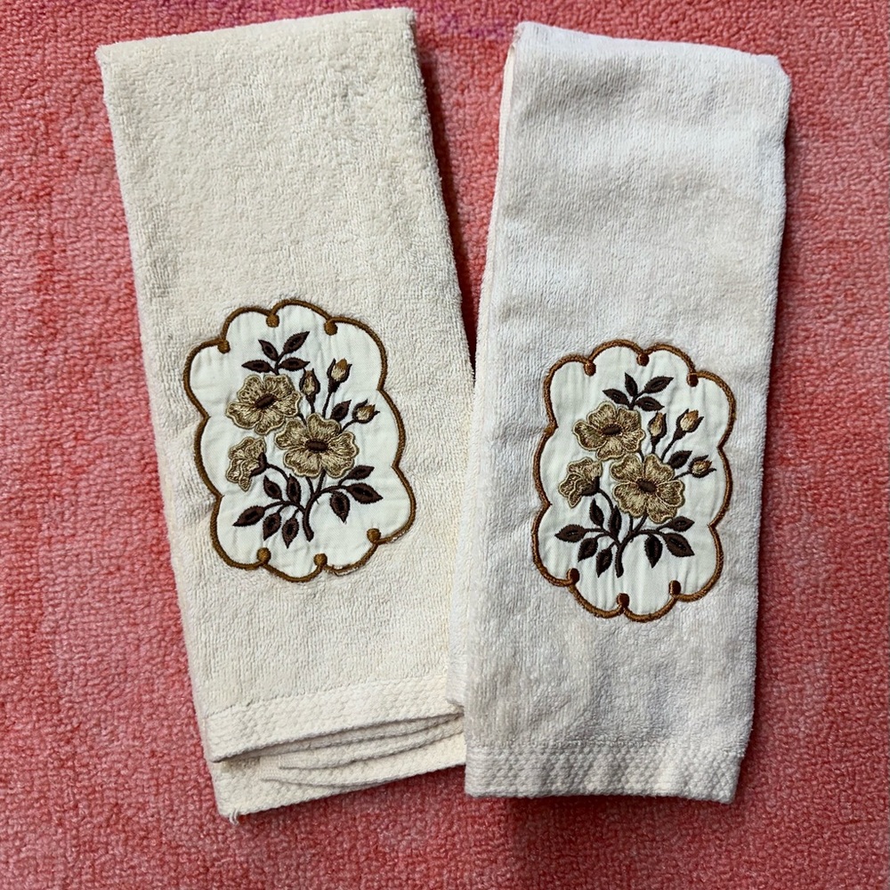 Groovy Vintage 70s Hand Towels from Martex